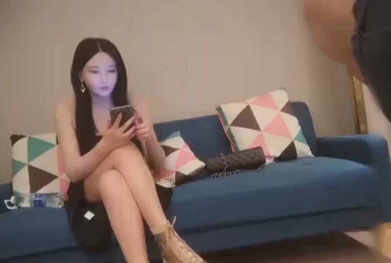 黑裙长腿妹子上位骑乘! 海报